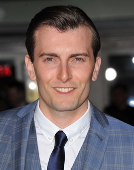 Diễn viên Cameron Moir