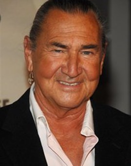 Diễn viên August Schellenberg