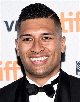 Diễn viên Te Kohe Tuhaka