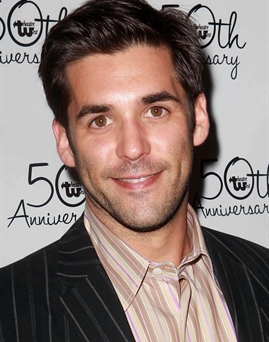 Diễn viên Jordan Bridges